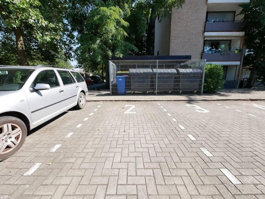 61 M2 Erdgeschosswohnung Mit Eigenem Parkplatz Vorm Haus 오스나브루크 외부 사진