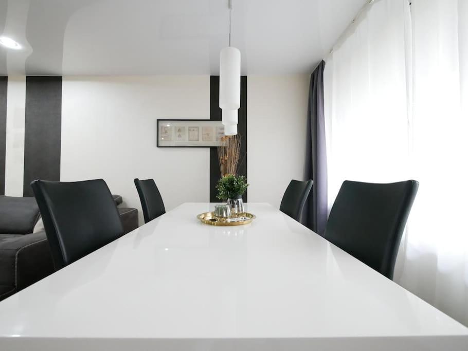 61 M2 Erdgeschosswohnung Mit Eigenem Parkplatz Vorm Haus 오스나브루크 외부 사진